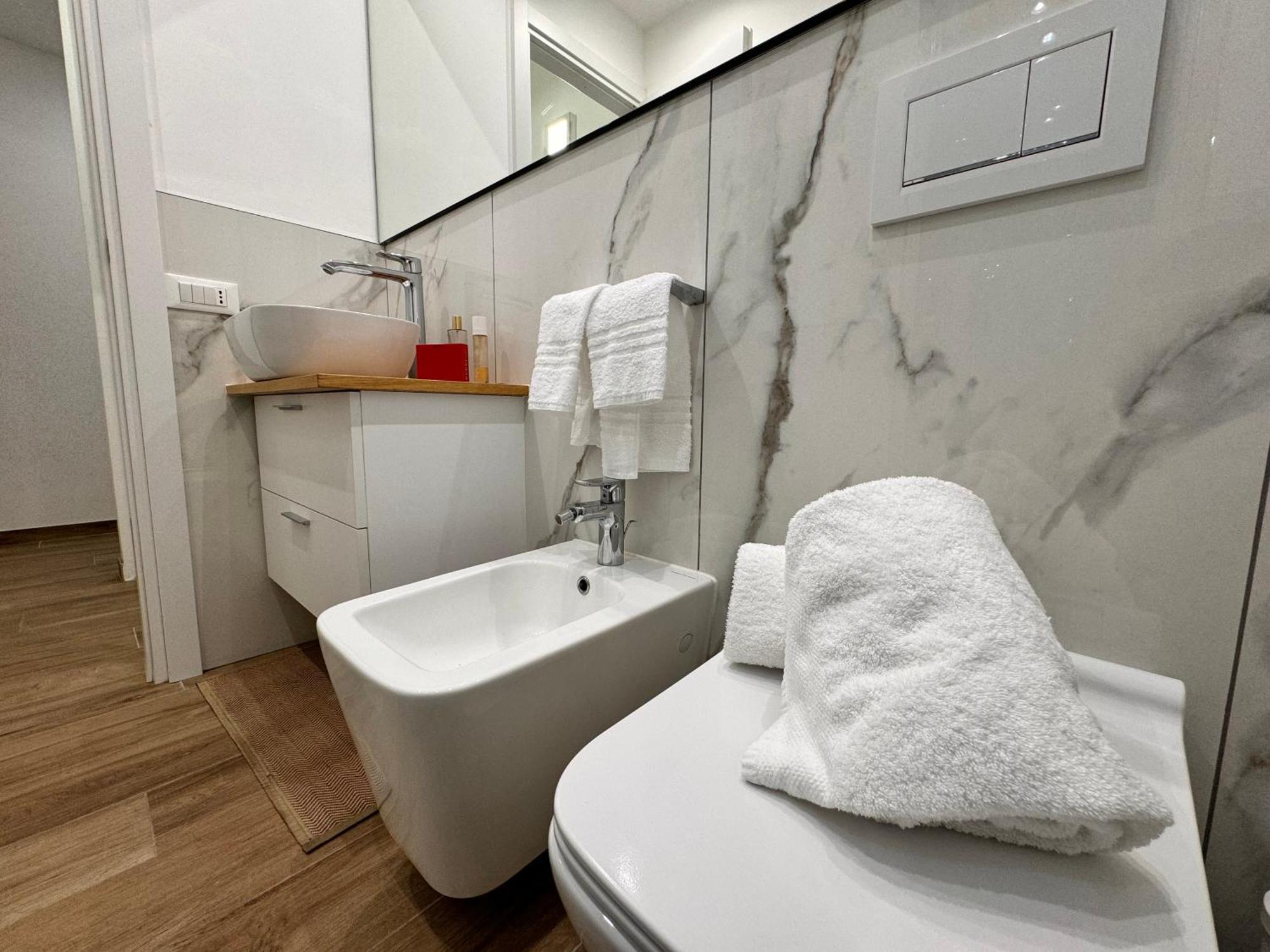 Casa Di Meg Appartamento A Milano Vicino Ai Navigli Екстериор снимка